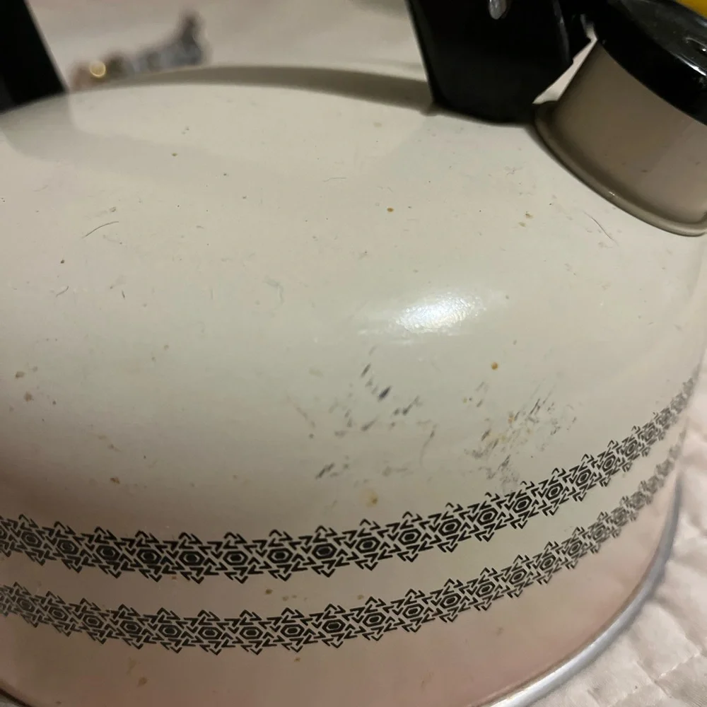 un branded elegant cream